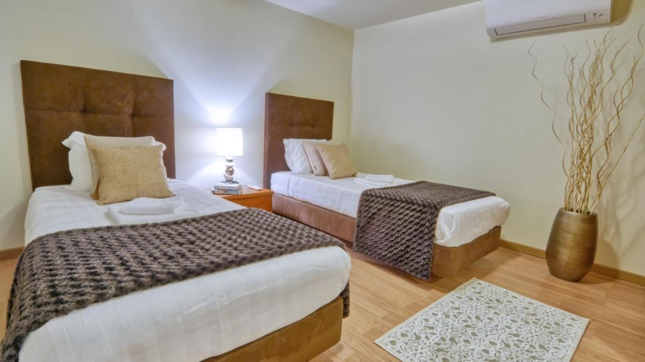8-Bed Villa In Vilamoura-Sleeps-Playground-Pool ภายนอก รูปภาพ